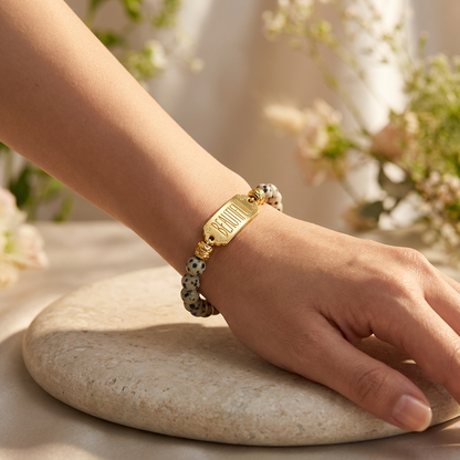 Elastische edelsteen armband met Dalmatier Jaspis en gouden tussenzetsel beautiful
