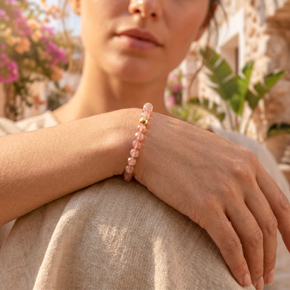 Bebasic elastische edelsteen armband met hoge kwaliteit facet geslepen strawberry Quartz/aardbeien kwarts kraal en gouden kraal