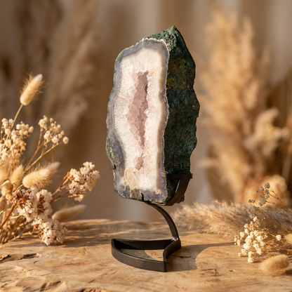 Agaat met Amethist portal op standaard | Natuurlijke edelsteen decoratie