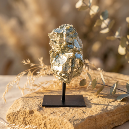 Gouden Mica op standaard