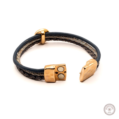 leren edelsteen armband met 12mm pyriet cabochon met open magneetslot goud