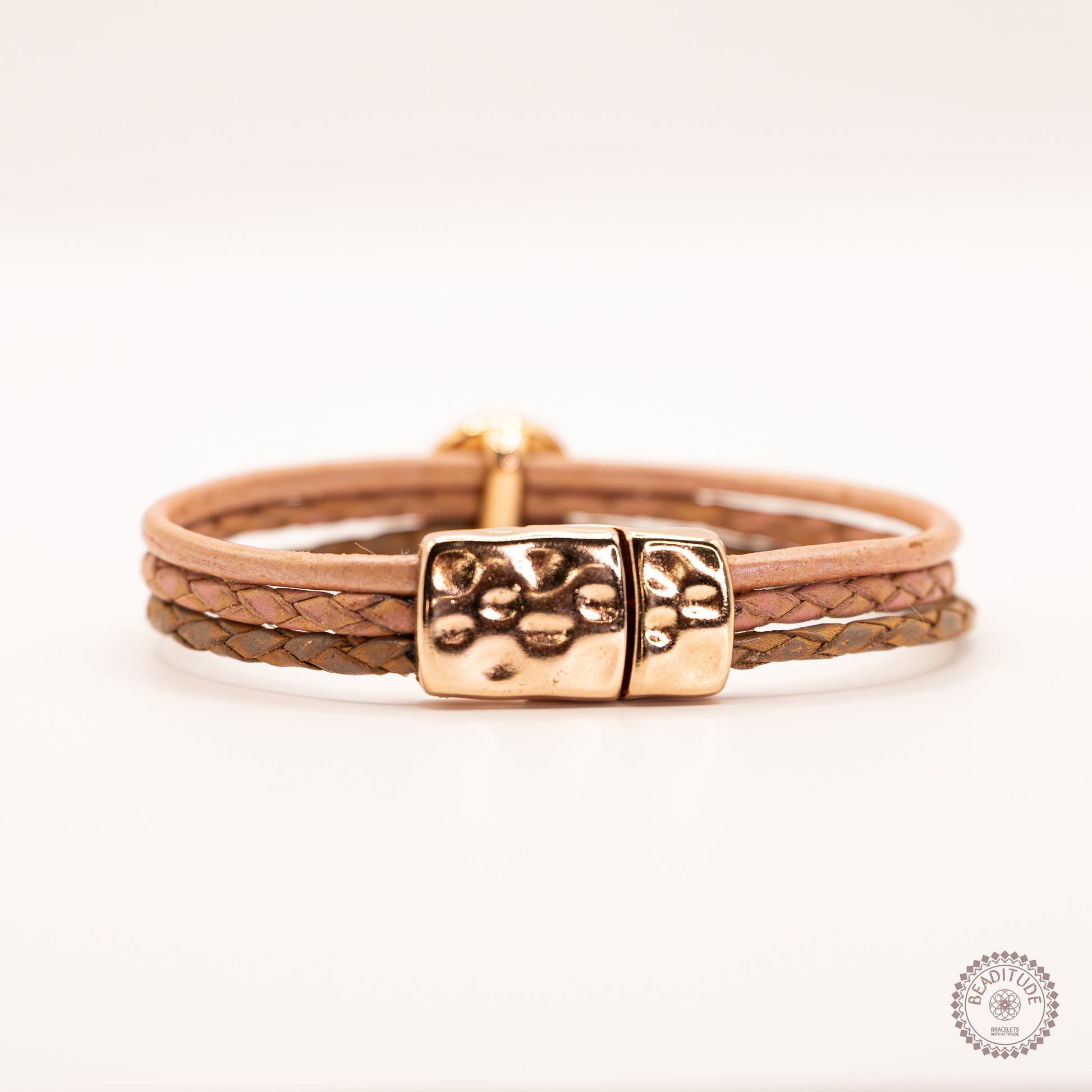 Leren armband met magneetsluiting en edelsteen rozenkwarts cabachon 12mm