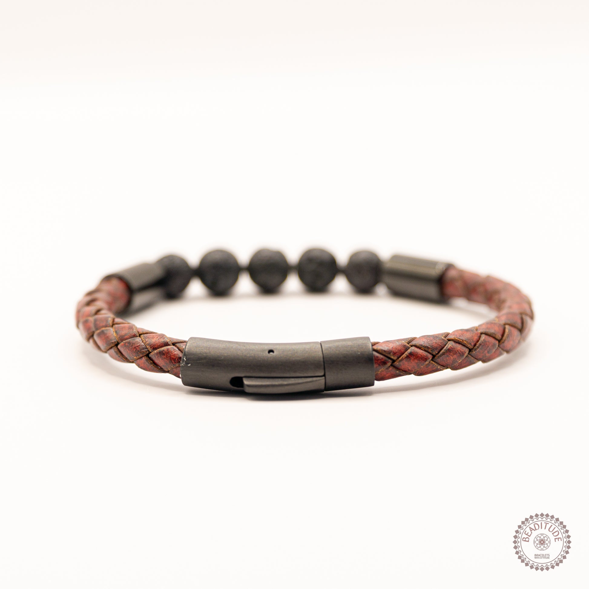 Leren edelsteen armband van rood leer met zwarte lava steen edelsteen kraal van 8mm met zwarte sluiting