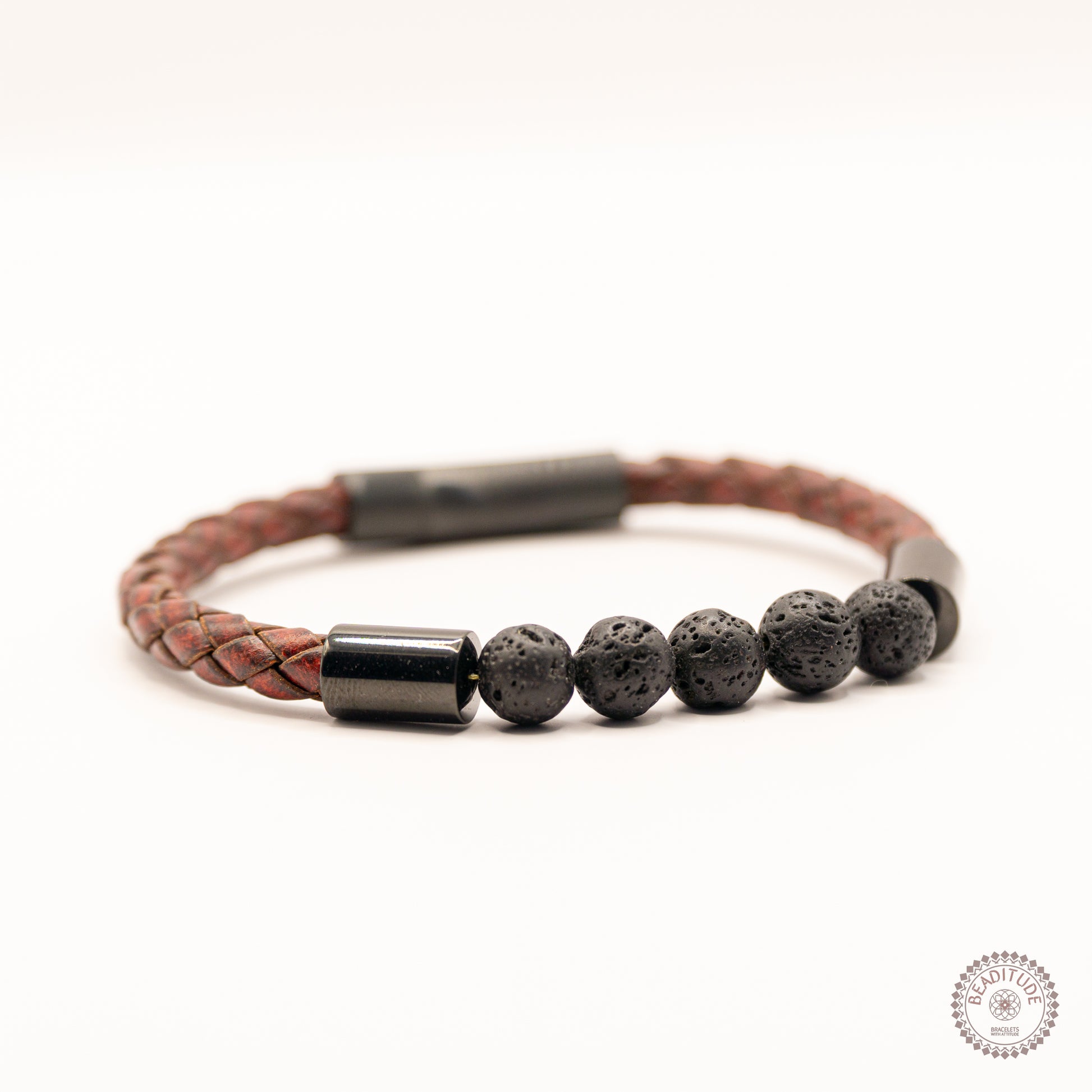 Leren edelsteen armband van rood leer met zwarte lava steen edelsteen kraal van 8mm met zwarte sluiting