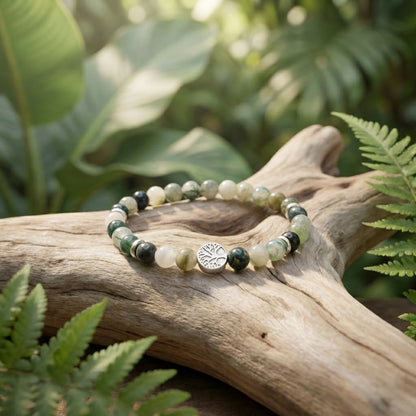 Elastische edelsteen armband met mos agaat en zilveren elementen en levensboom munt